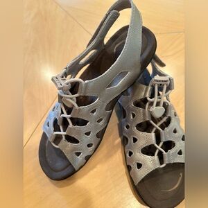 Women’s Sandals